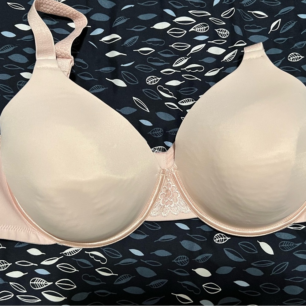 Vanity Fair Cream Full Coverage Bra with Molded Cups and Underwire
